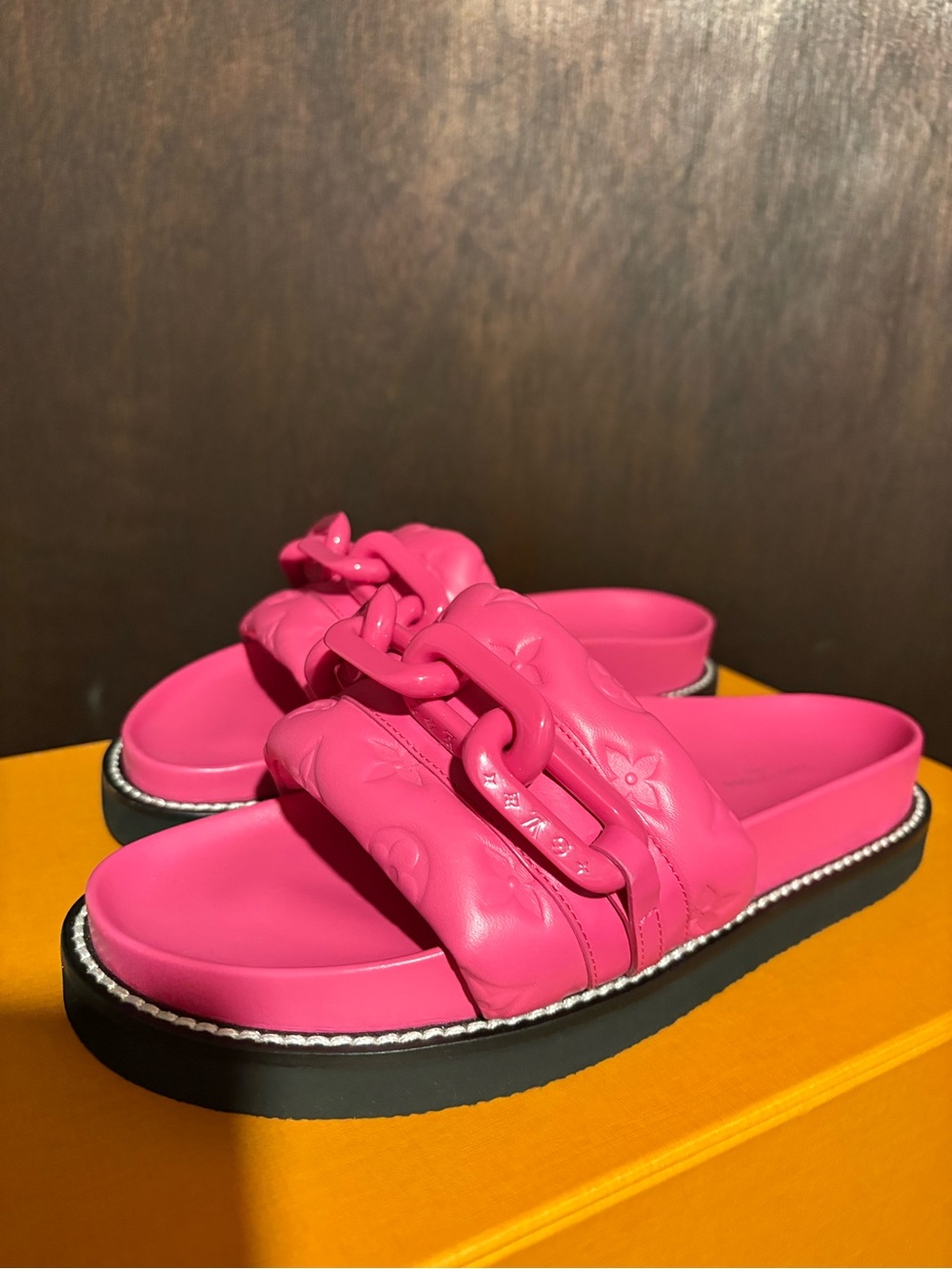 Louis Vuitton Hot Pink Leather Chain Slide Sandals - Picture 2 of 8